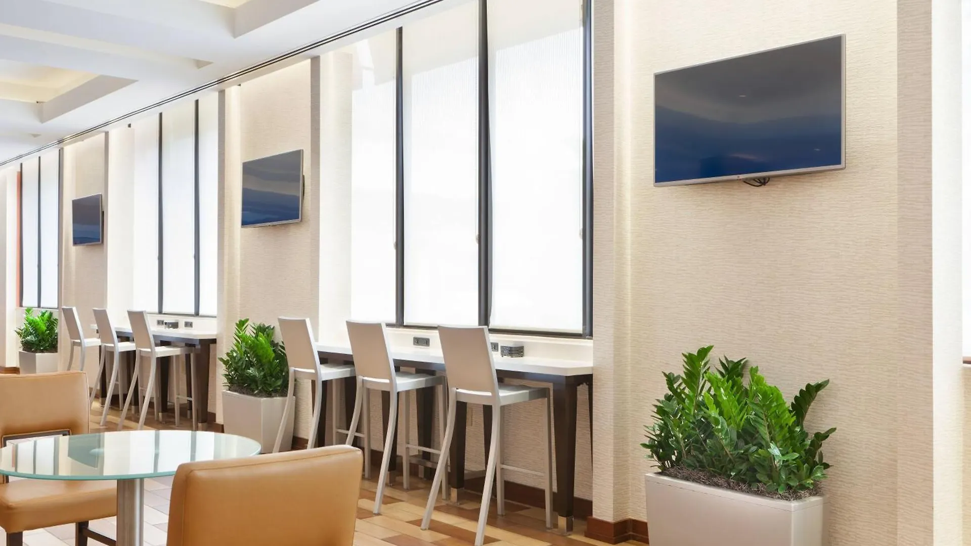 Airport Marriott 4*