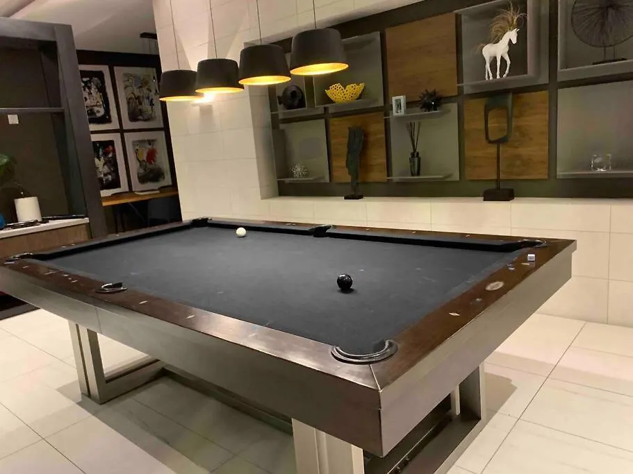 Luxury Oceanview At Design District מלון דירות
