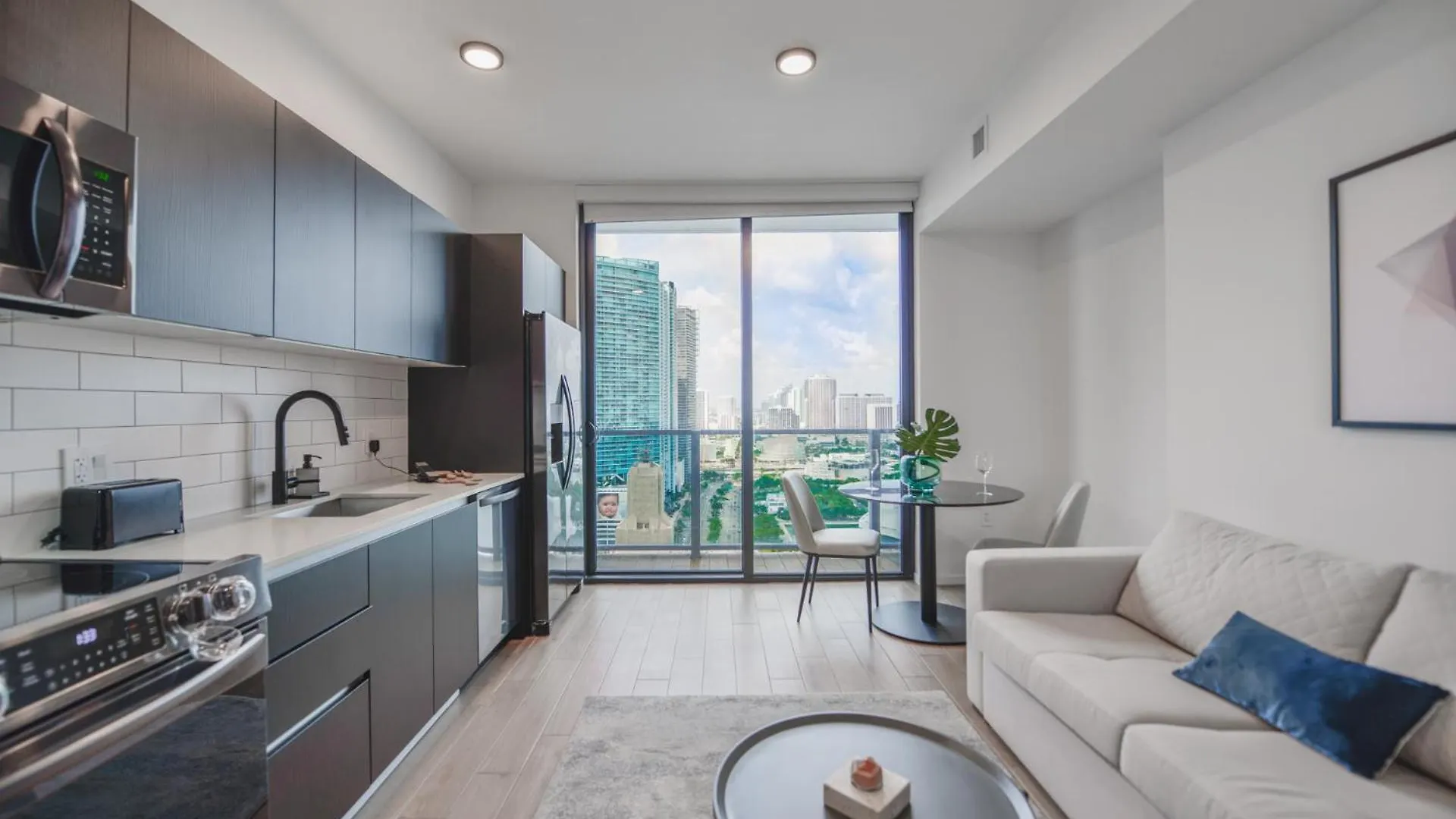 Prime Spot - Stunning Studio With Ocean And Bay Views * Miami