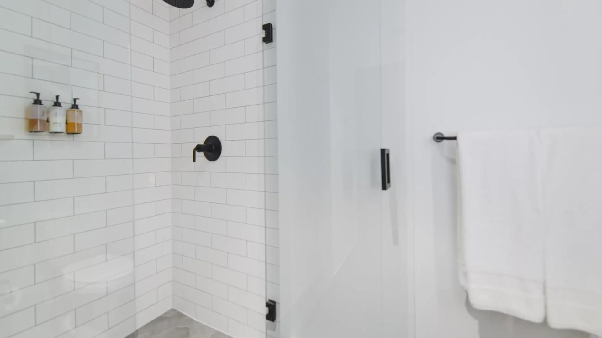 Apartment Prime Spot - Stunning Studio With Ocean And Bay Views