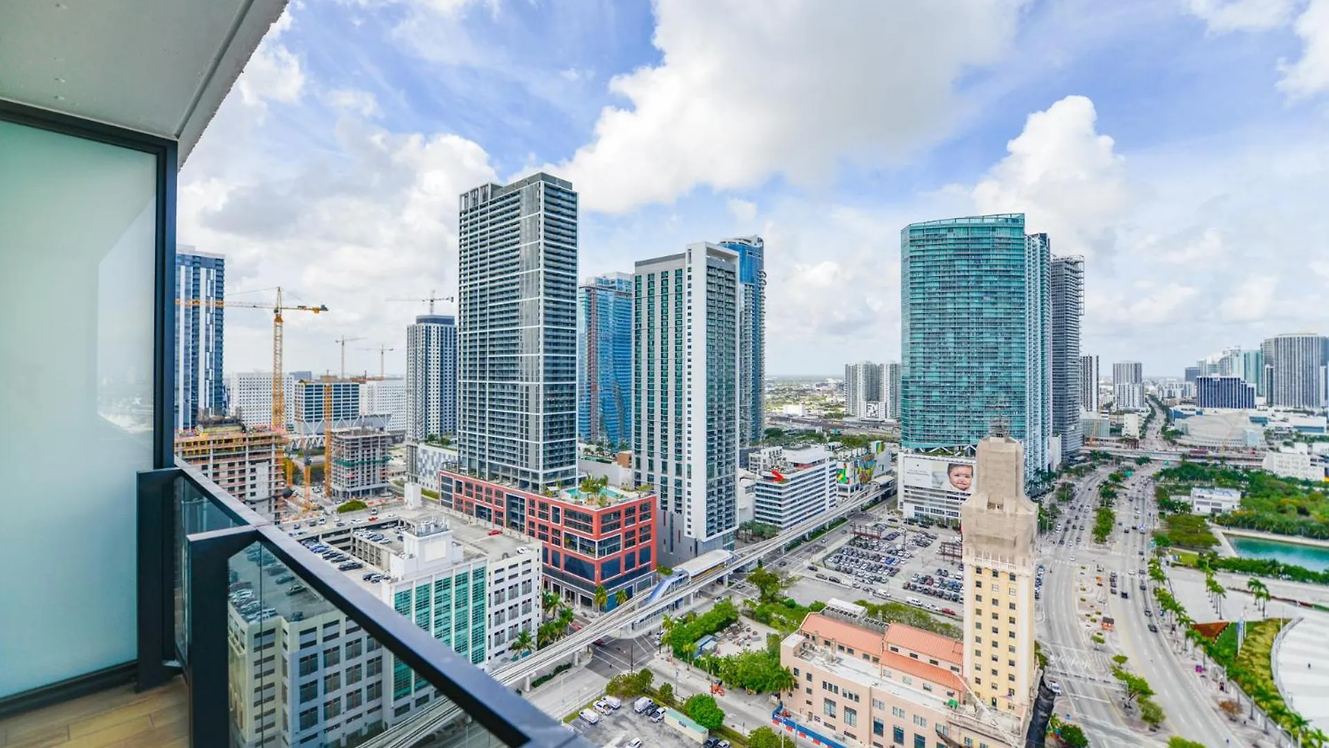 Apartment Prime Spot - Stunning Studio With Ocean And Bay Views