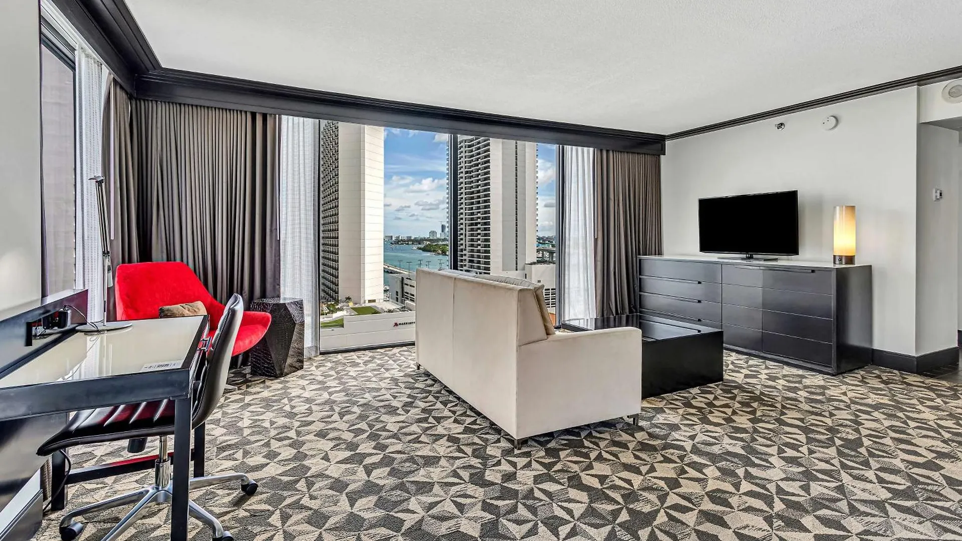 Hotel Hilton Downtown 4*