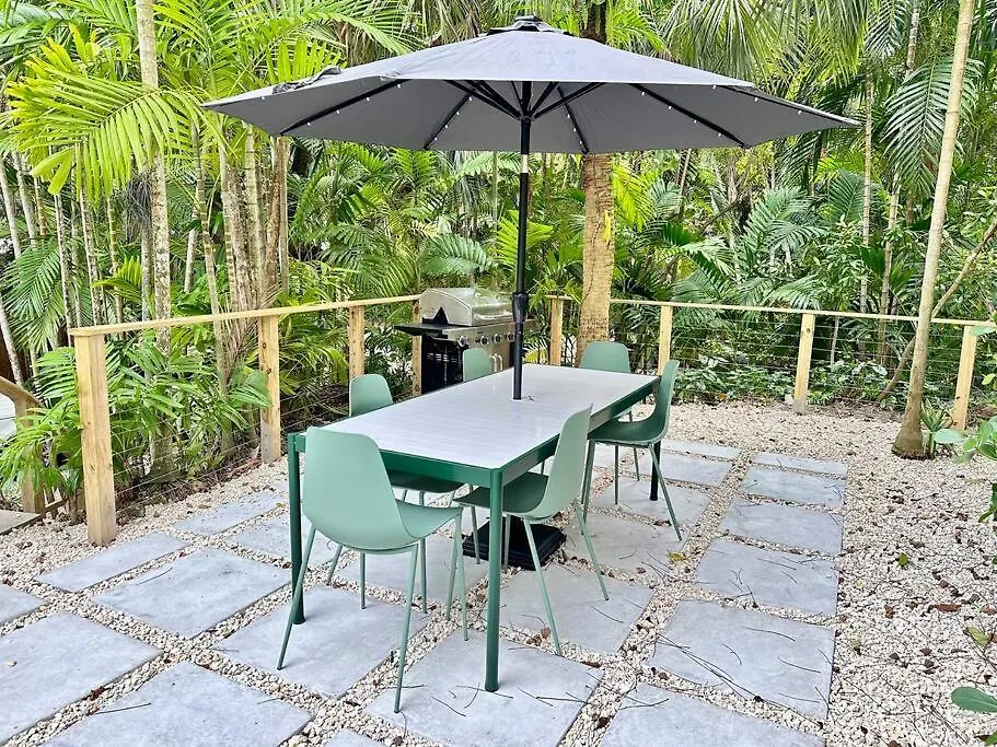 Prázdninový dům Coconut Grove Mid-century Jungle Oasis Miami