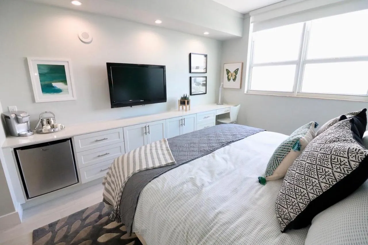 Connecting Rooms-coconut Grove 21st Floor Parking Included 迈阿密