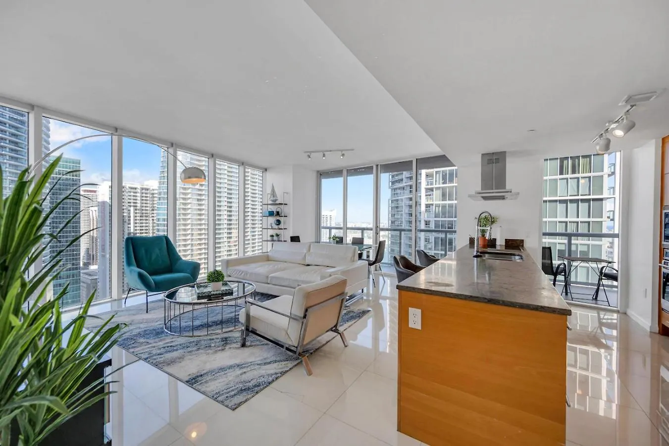 *w Icon Brickell- Luxury 2br Highrise Corner Condo** * Miami