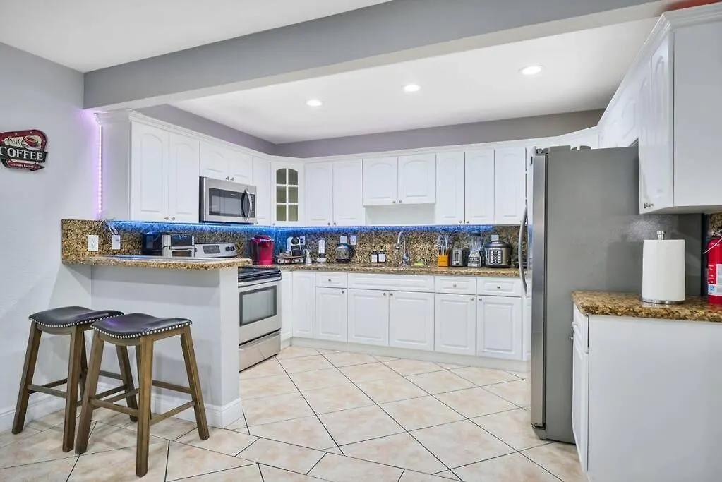 Hébergement de vacances Escape Gameroom, Bar, Bbq, Spacious,king Bed, Luxury Mattresses, Near Beach, 6 Blocks Away From Bars, Nite Clubs, Res, Shops Miami