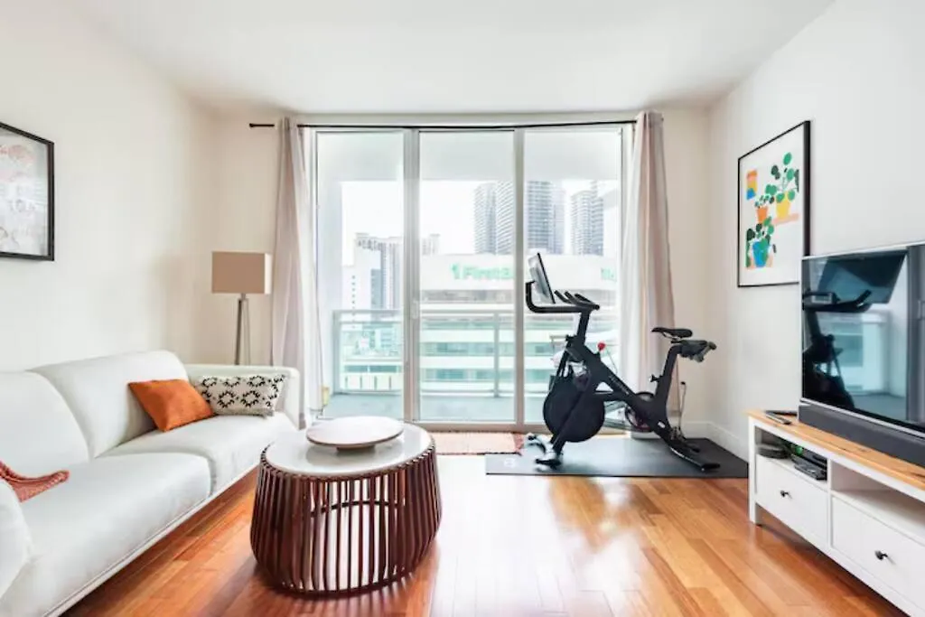 Apartment Brickell High Rise Living At Its Best! W/ Pool Gym *