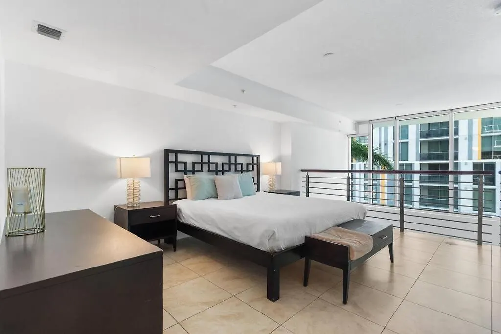 Brickell 2 Story Luxury Getaway With Pool Μαϊάμι