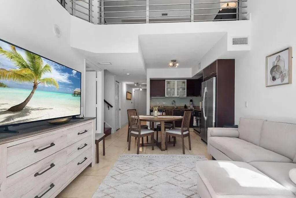 Brickell 2 Story Luxury Getaway With Pool * Μαϊάμι