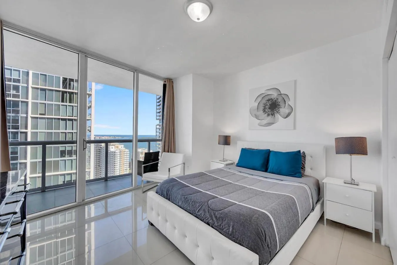 *w Icon Brickell- Luxury 2br Highrise Corner Condo** * Miami