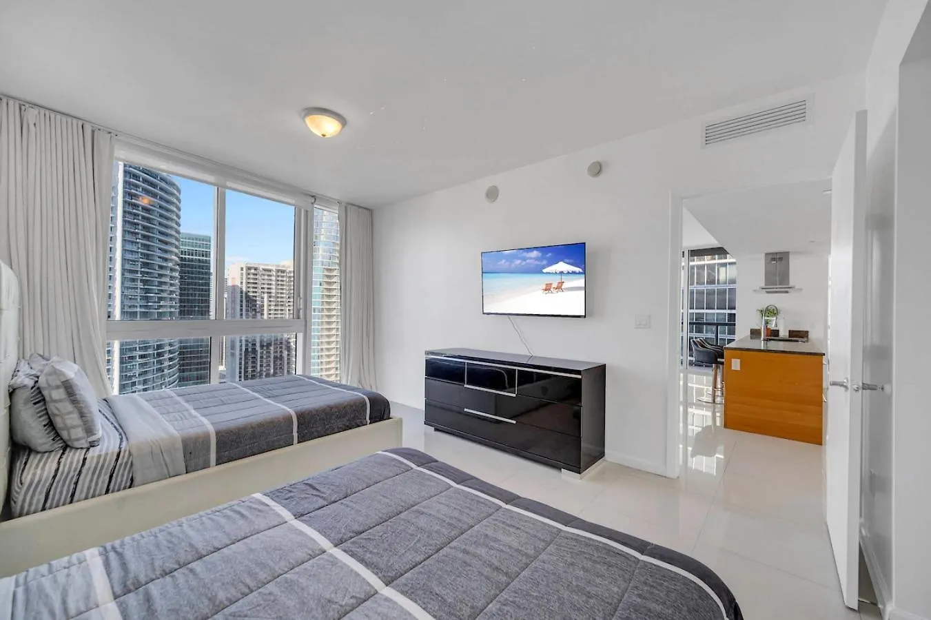 Aparthotel *w Icon Brickell- Luxury 2br Highrise Corner Condo**