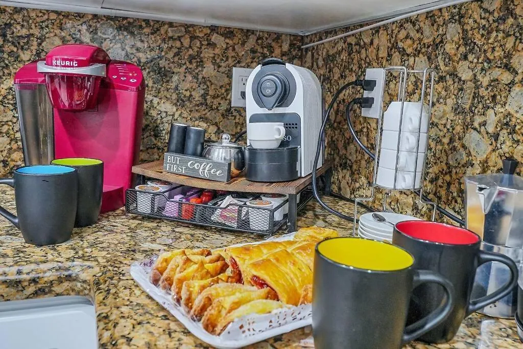 Hébergement de vacances Escape Gameroom, Bar, Bbq, Spacious,king Bed, Luxury Mattresses, Near Beach, 6 Blocks Away From Bars, Nite Clubs, Res, Shops Miami