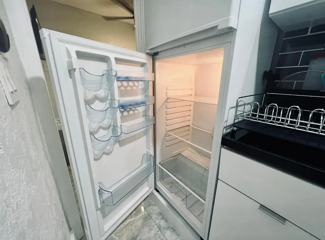 Little Gables Studio-your Escape-10min Airport 아파트