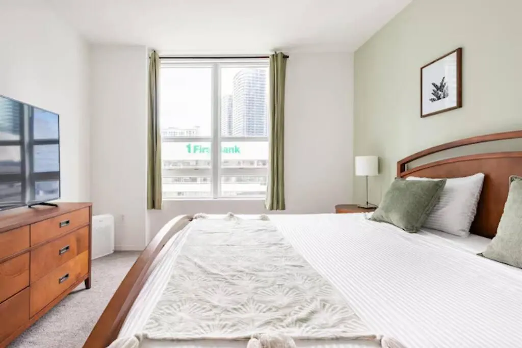 Brickell High Rise Living At Its Best! W/ Pool Gym Apartment Miami