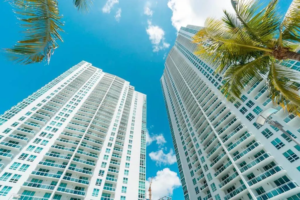 Brickell High Rise Living At Its Best! W/ Pool Gym Apartment Miami