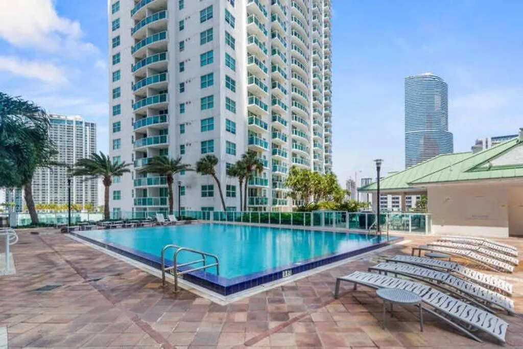 Brickell 2 Story Luxury Getaway With Pool *