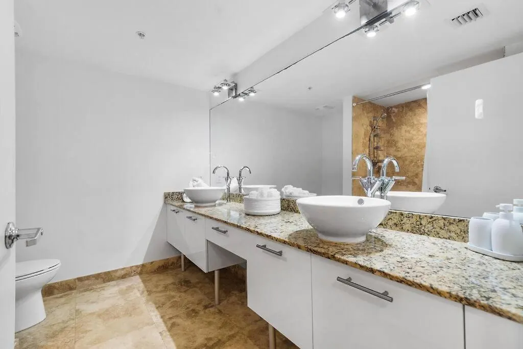 Brickell 2 Story Luxury Getaway With Pool Διαμέρισμα *