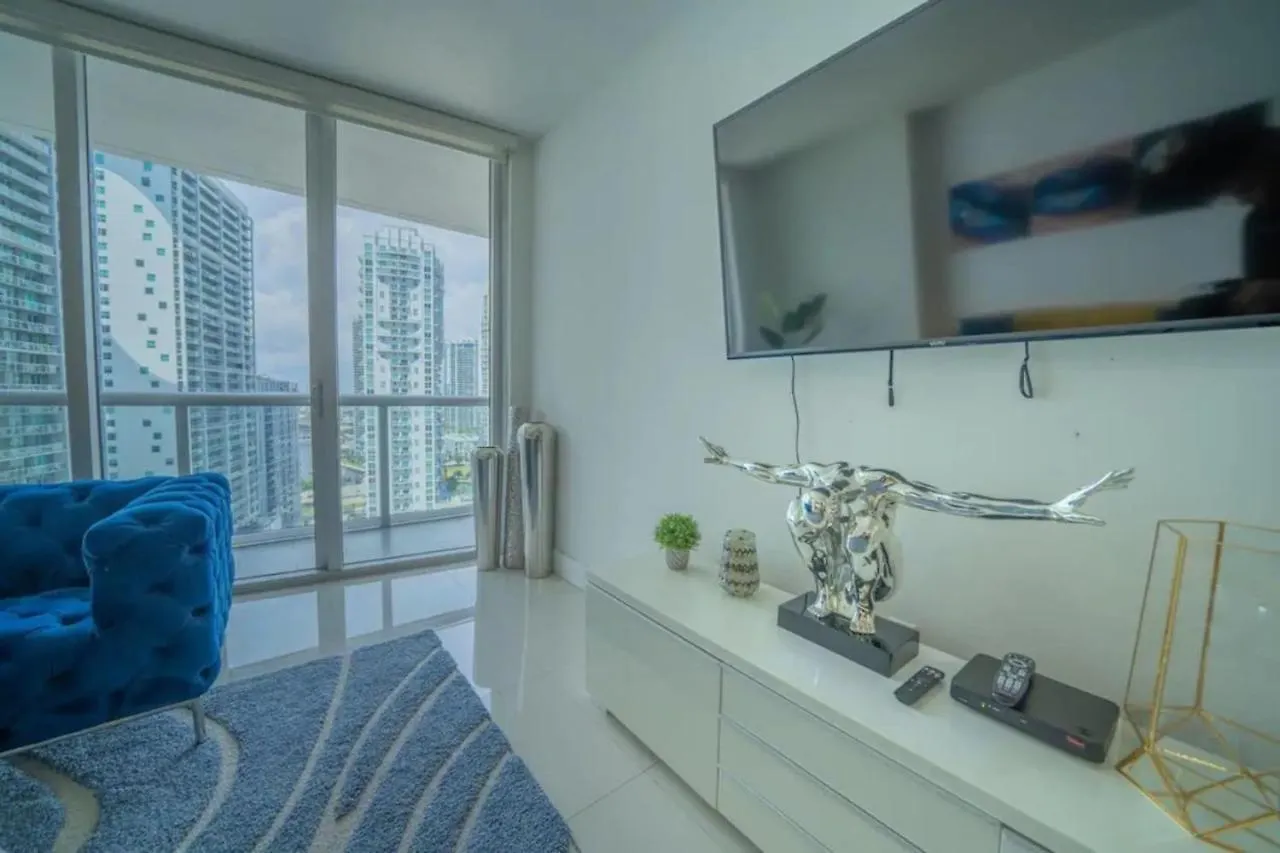 Deluxe King 1 Bedroom Icon Miami