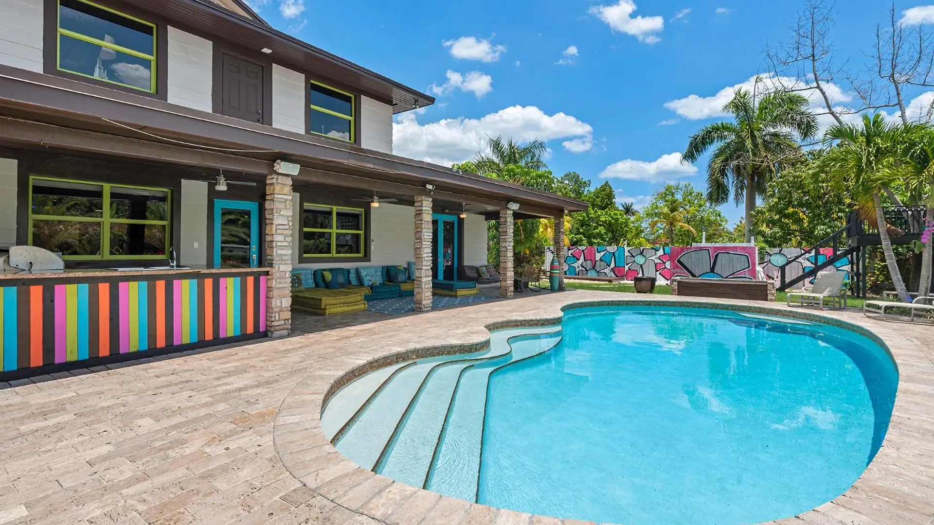 Blockchain - Acre Lot W/ Pool-hot Tub-bars-tiki-games-theater! Villa *