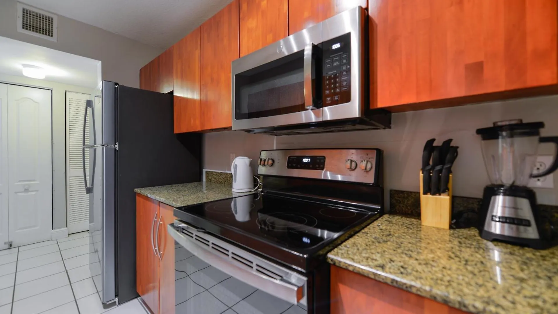 Amazing 3 Bedroom At Brickell With Pool *
