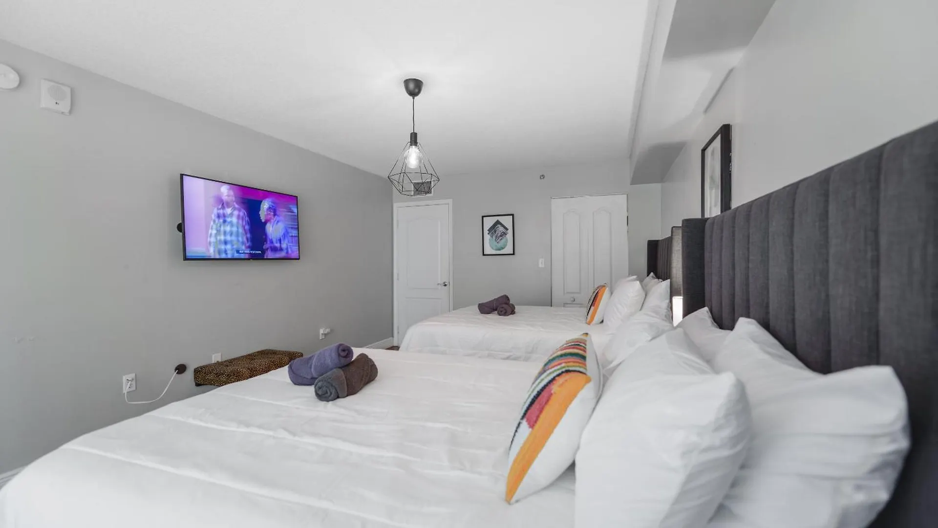 Amazing 3 Bedroom At Brickell With Pool *
