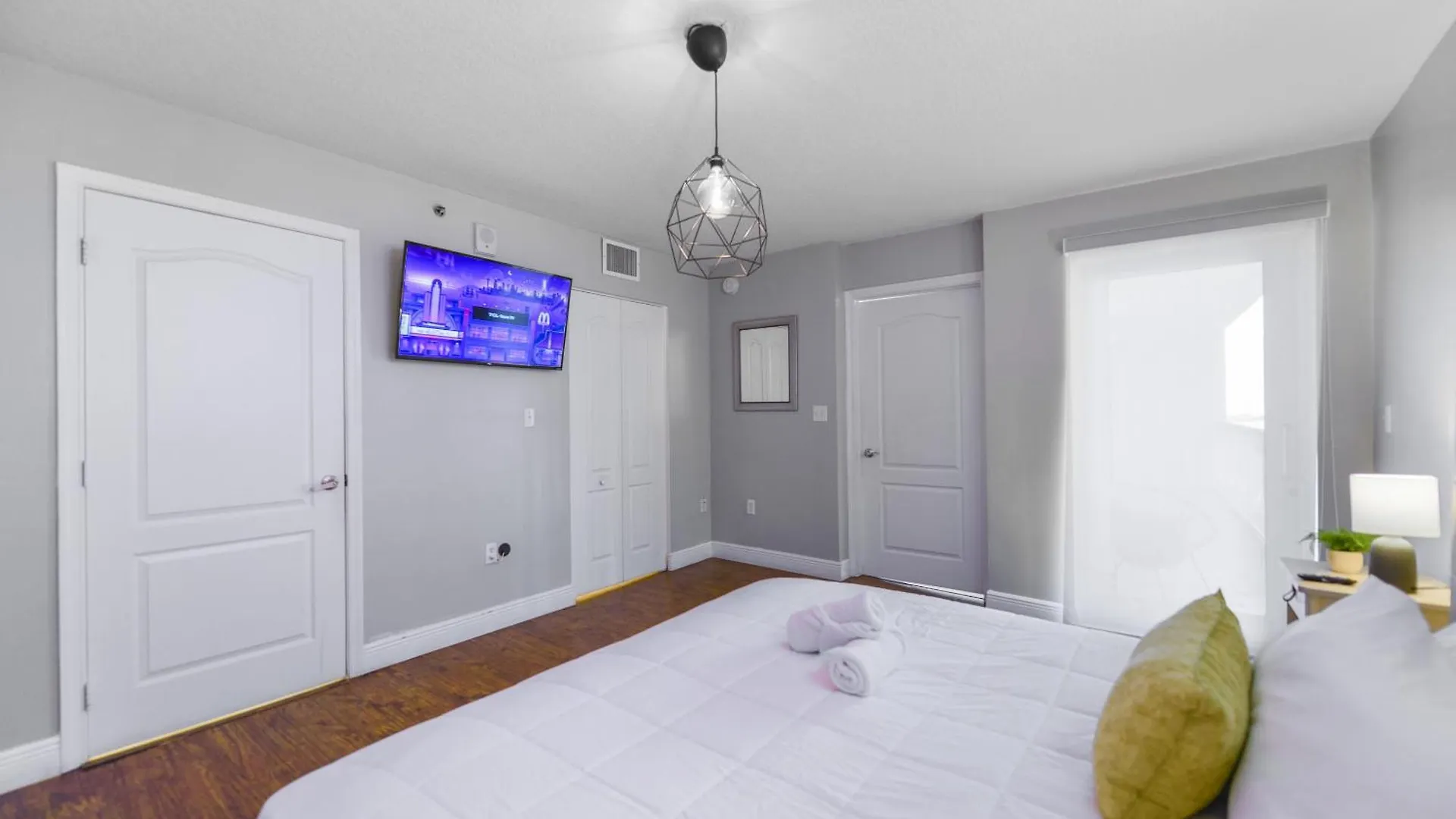 Amazing 3 Bedroom At Brickell With Pool *