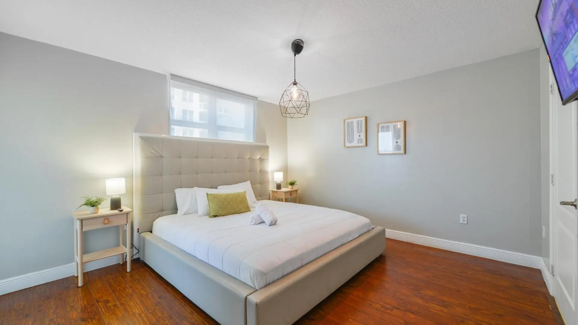 Amazing 3 Bedroom At Brickell With Pool *