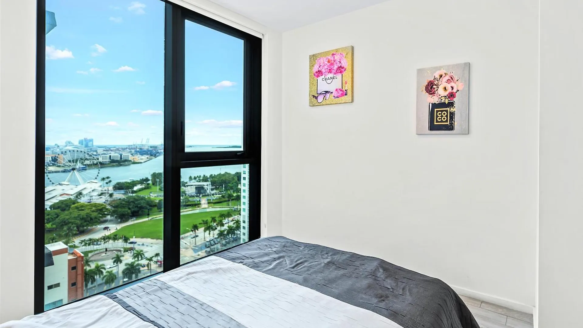 Experience The Perfect Life!! Centrally Located Luxury Condo! * Miami