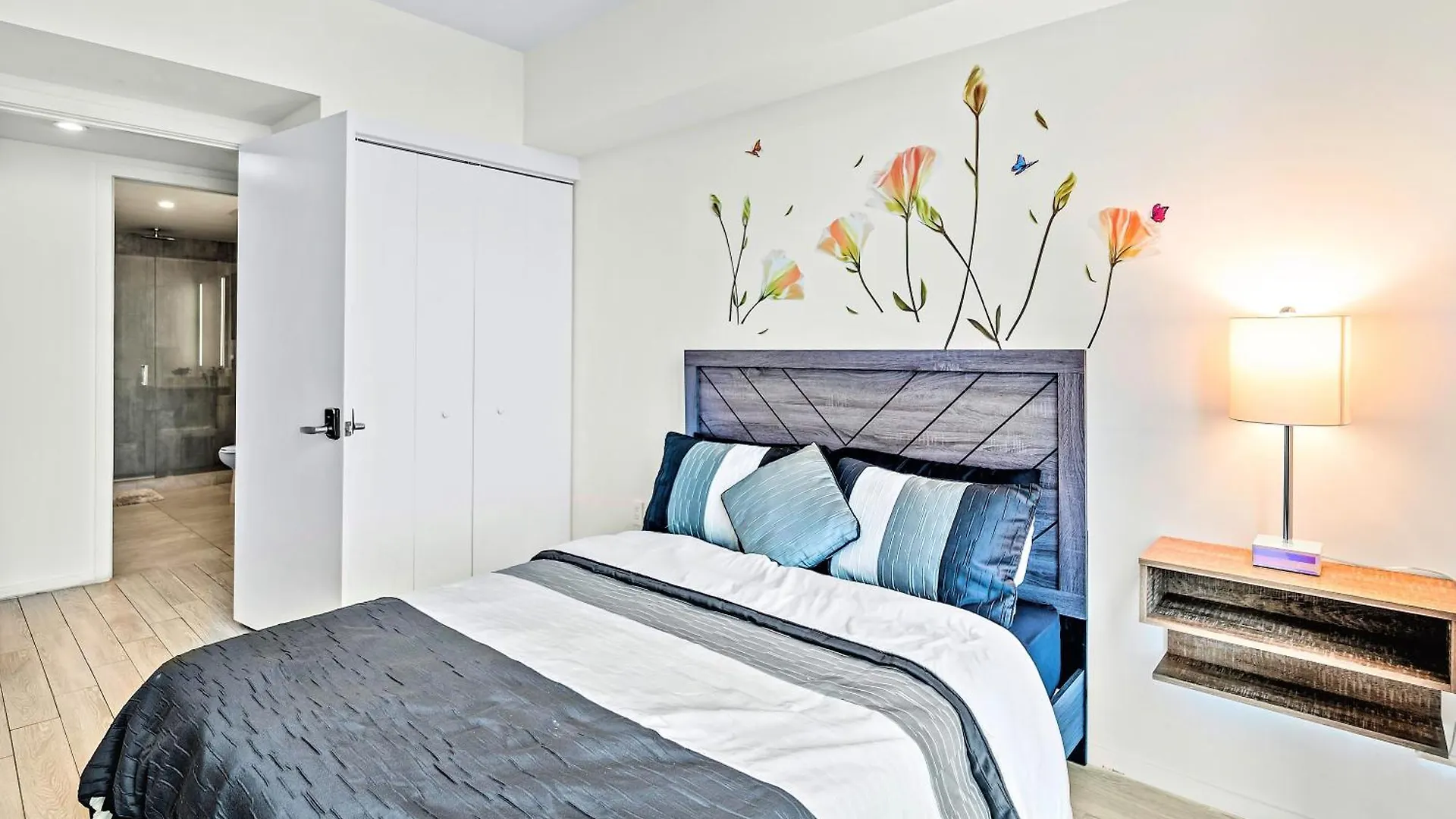Experience The Perfect Life!! Centrally Located Luxury Condo!