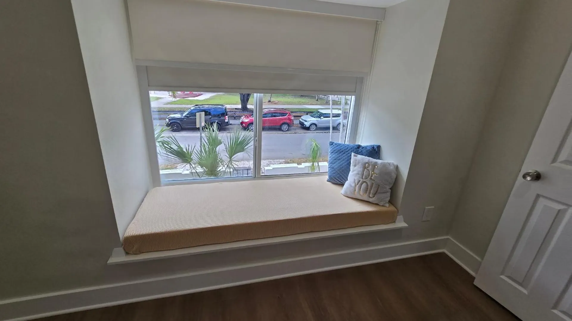 Apartment Luxurious & Spacious Townhouse In Prime Location