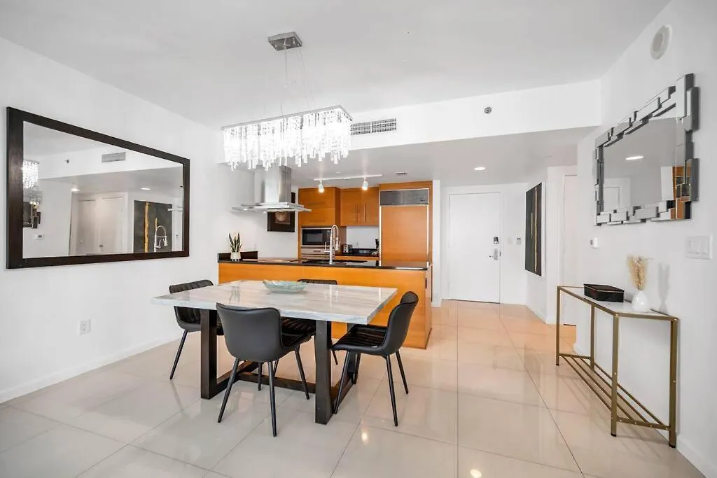 38th Floor W With Amenities Apartman *