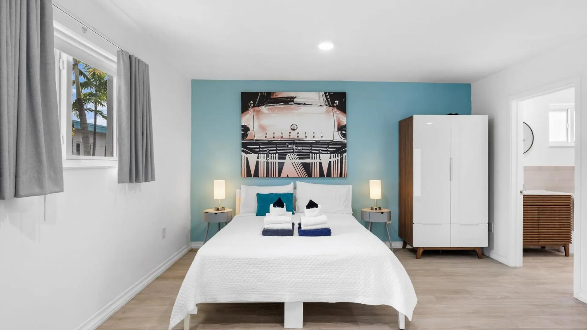 The New Yorker Hotel Miami