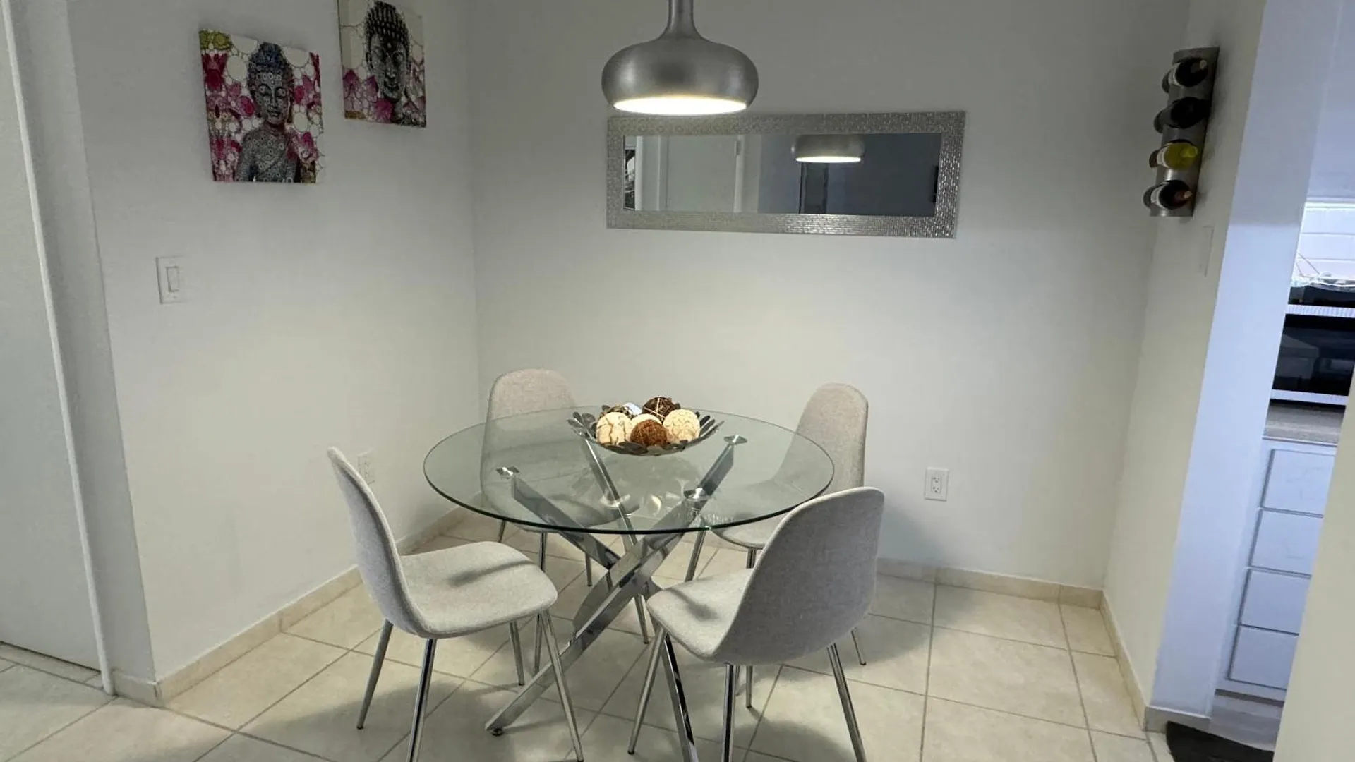 One Bedroom Minutes From The Beach