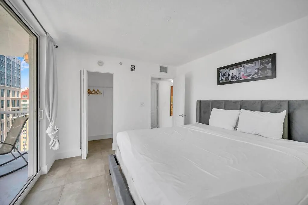 Appartamento 37th Floor Amazing Spacious Unit With Parking *