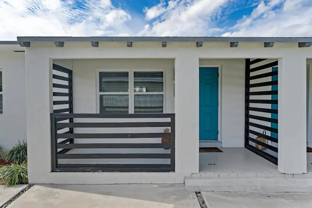 Renovu Premium House In