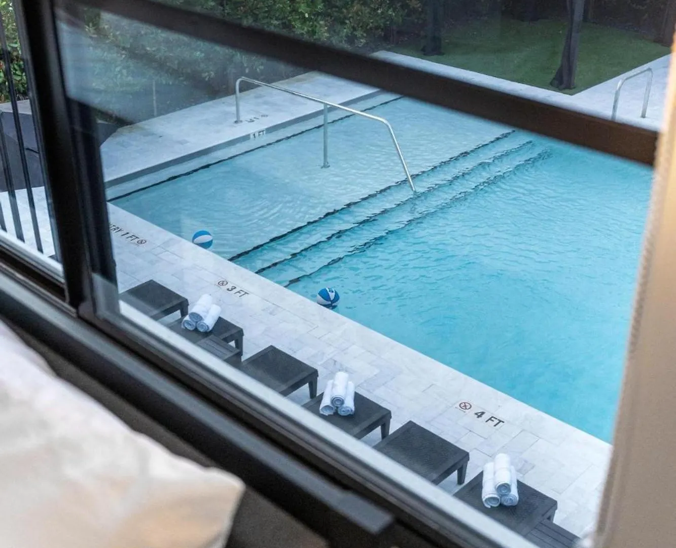 Lux Retreat By Renzzi * Miami