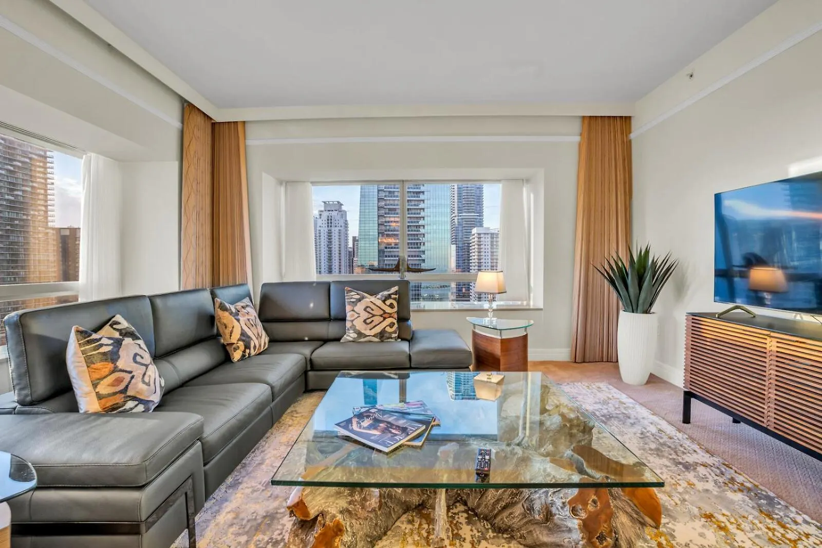 Apartmán 2 Bedroom Or King Studio Suites Four Seasons Hotel Miami Free Wi-Fi & Free Parking