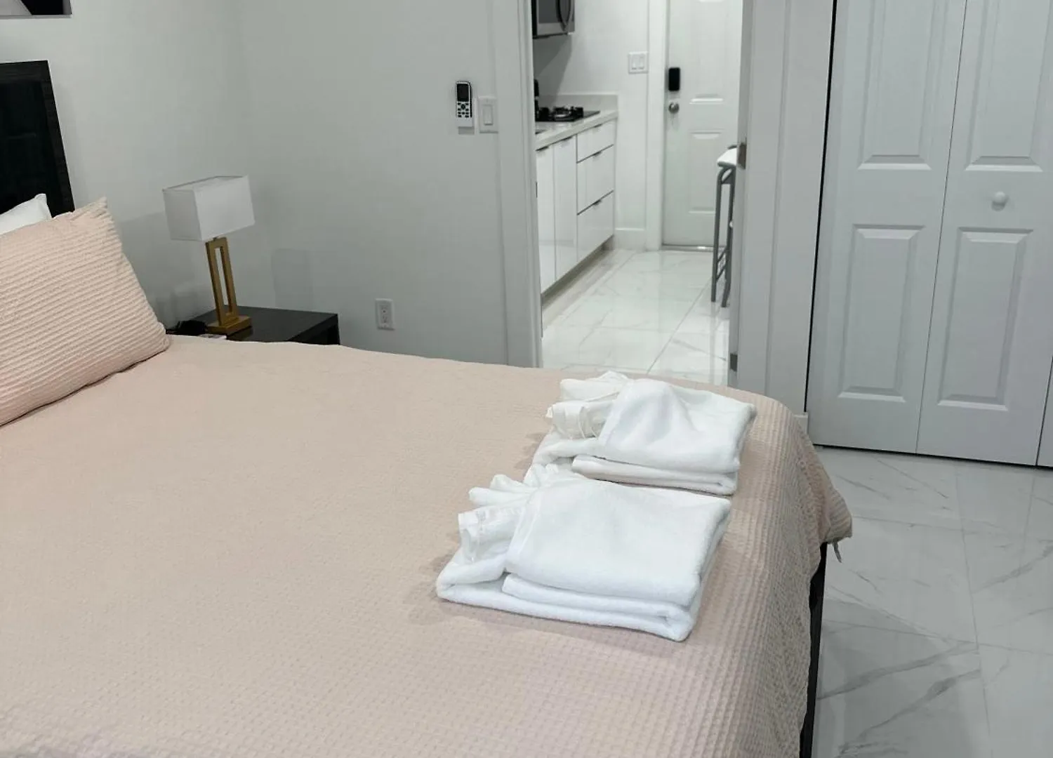 Campsite Near Mia Airport, Wynwood & Miami