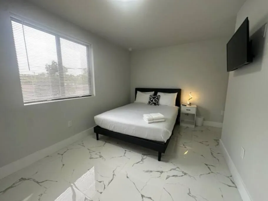 Villa Luxe 3 Bed & 3 Bath Minutes From Design District Miami