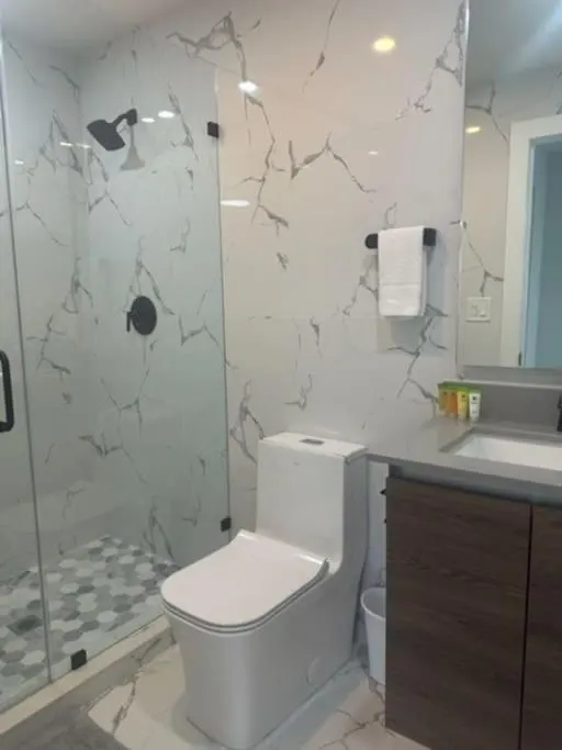 Luxe 3 Bed & 3 Bath Minutes From Design District Villa