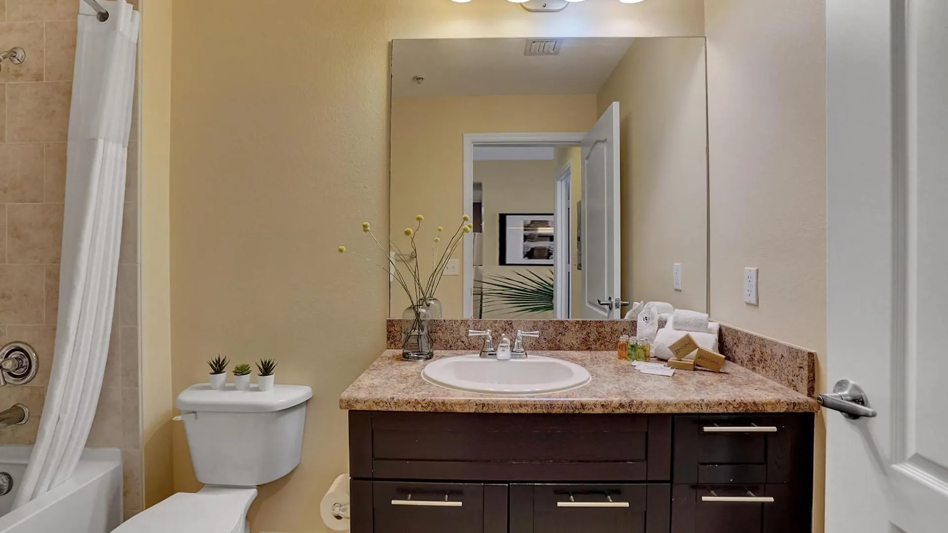 Dharma South At Red Road Commons Apartman Miami