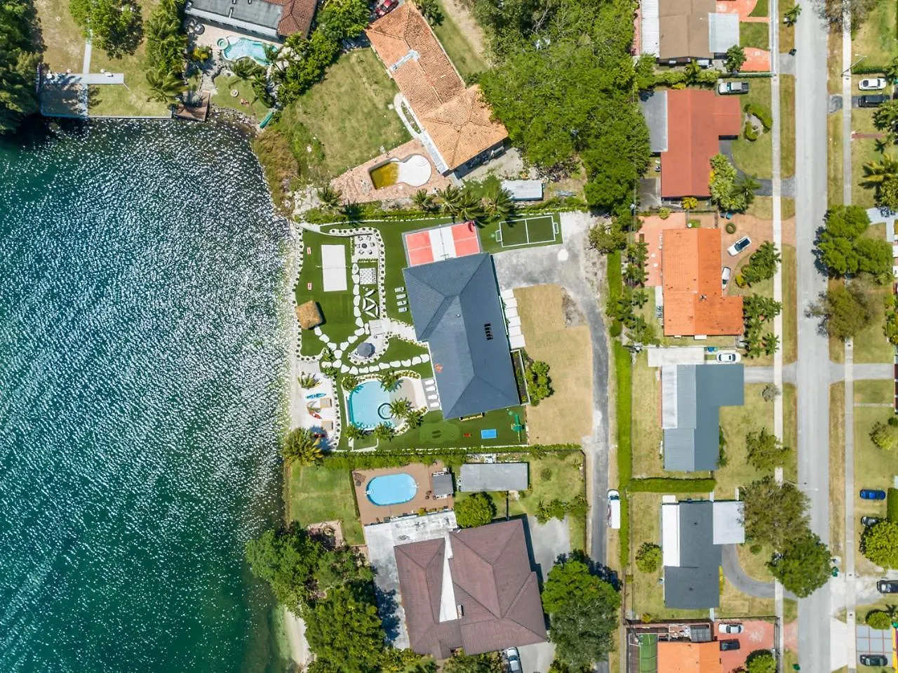 Wonderlake Infinity Pool L66 *