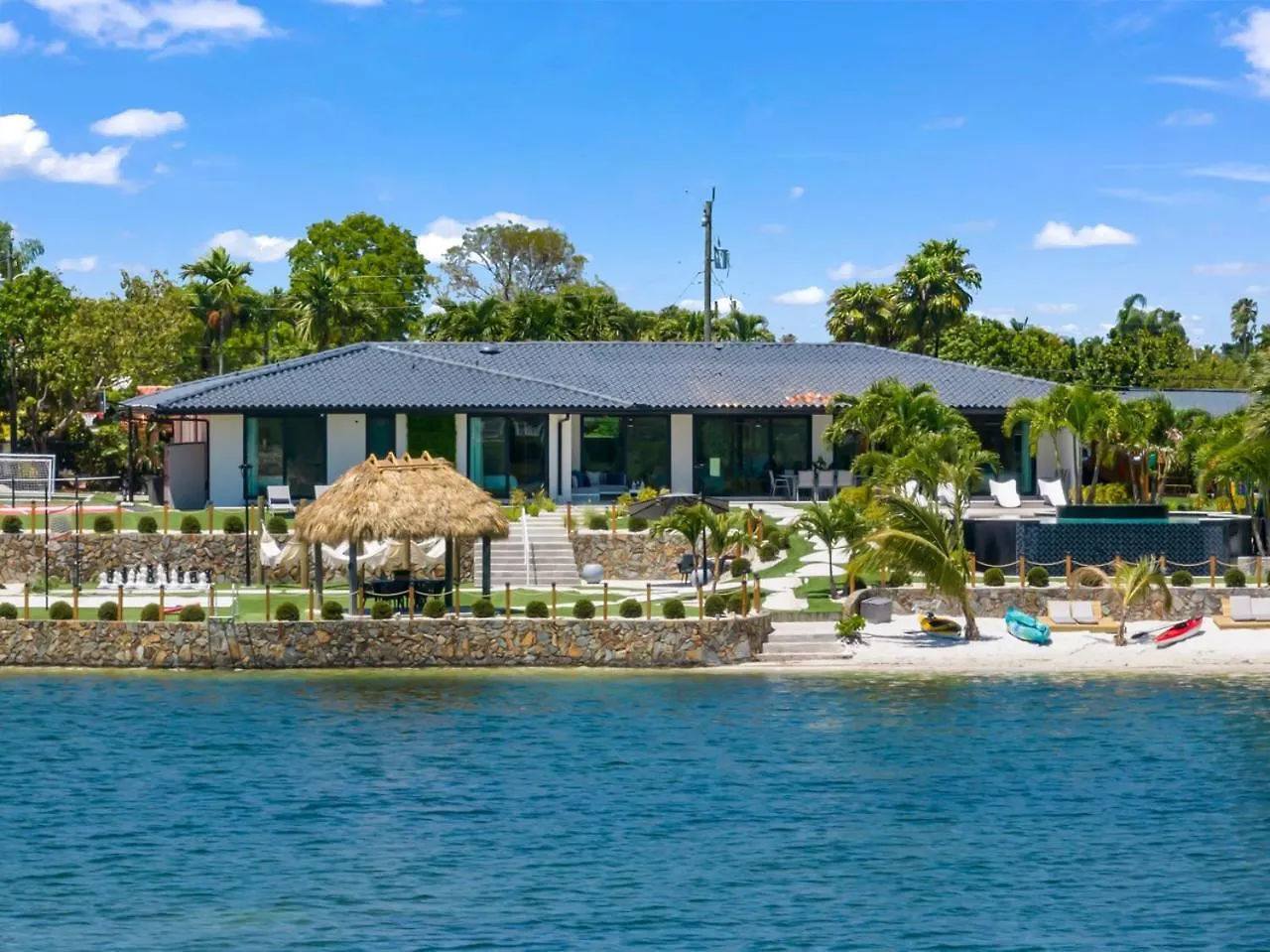 Wonderlake Infinity Pool L66 Holiday home *