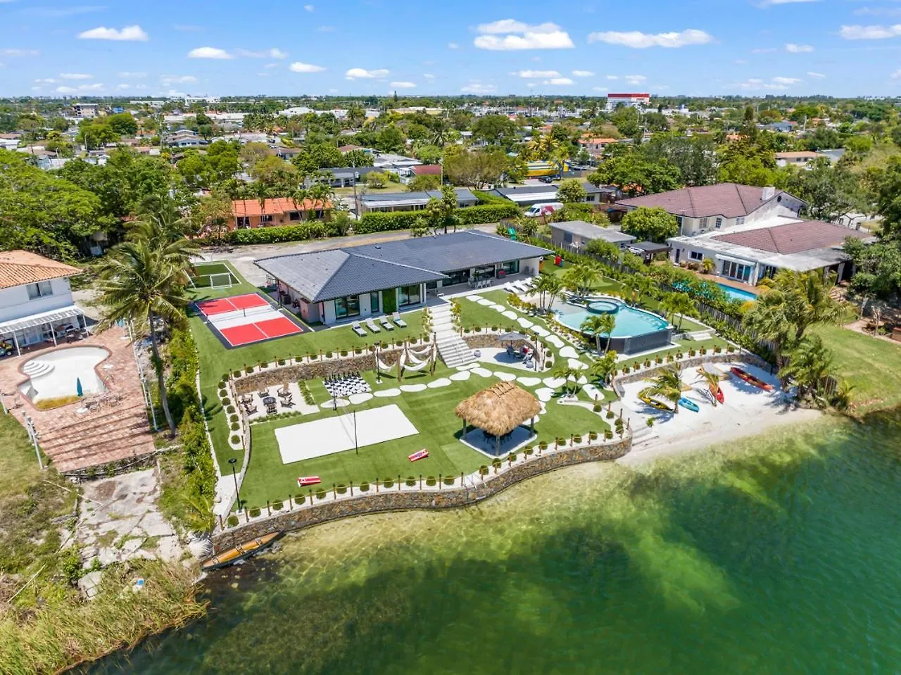 Wonderlake Infinity Pool L66 *