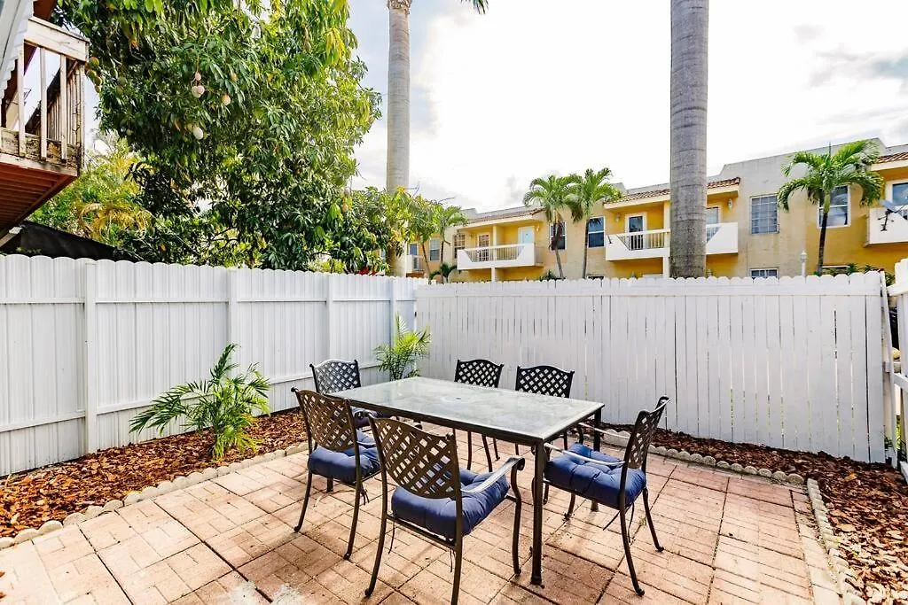 Oasis 7 Mins To Dolphin Mall Mia Ps4 Games Apartmán Miami