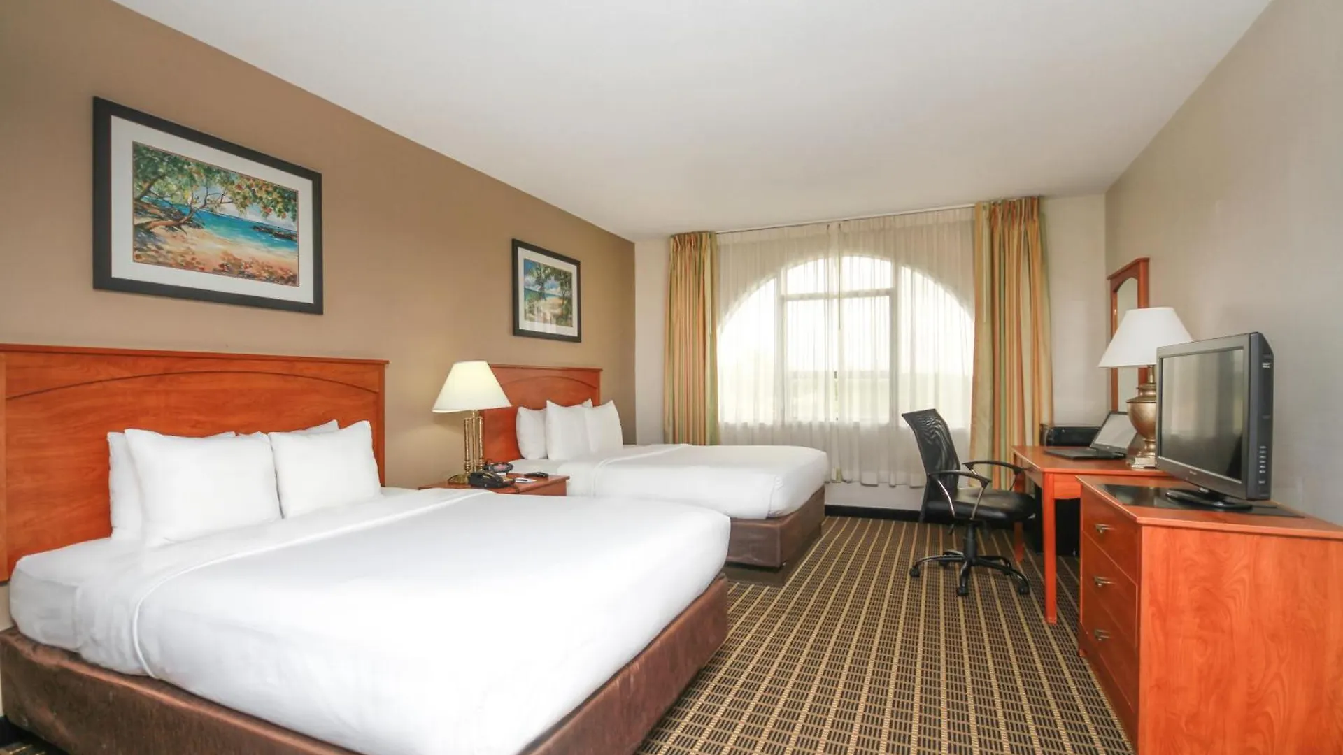 Hotel Clarion & Miami International Airport 2*