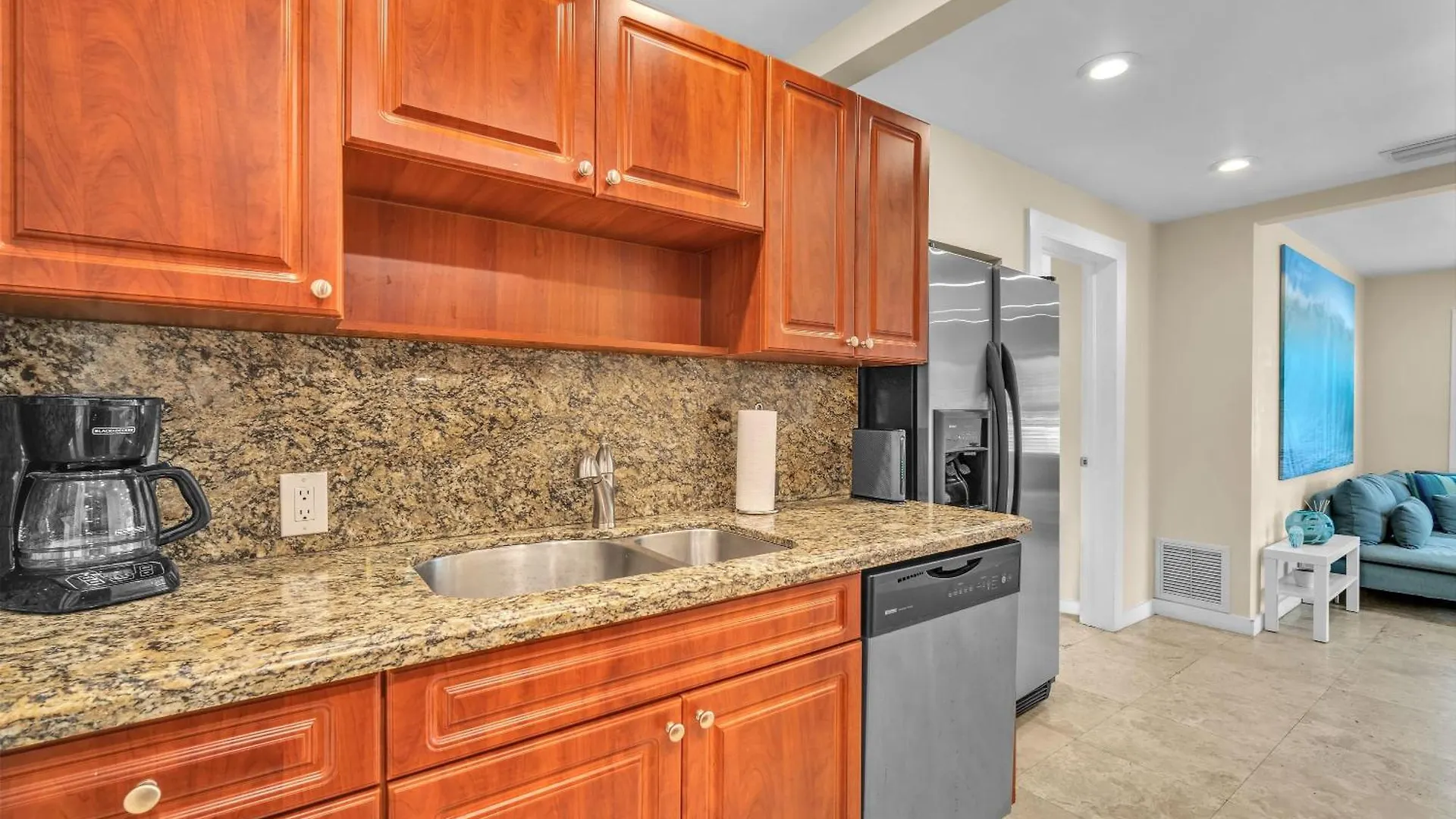 Grove Bay - 2/2 Gated Cottage-walk To Bay Miami
