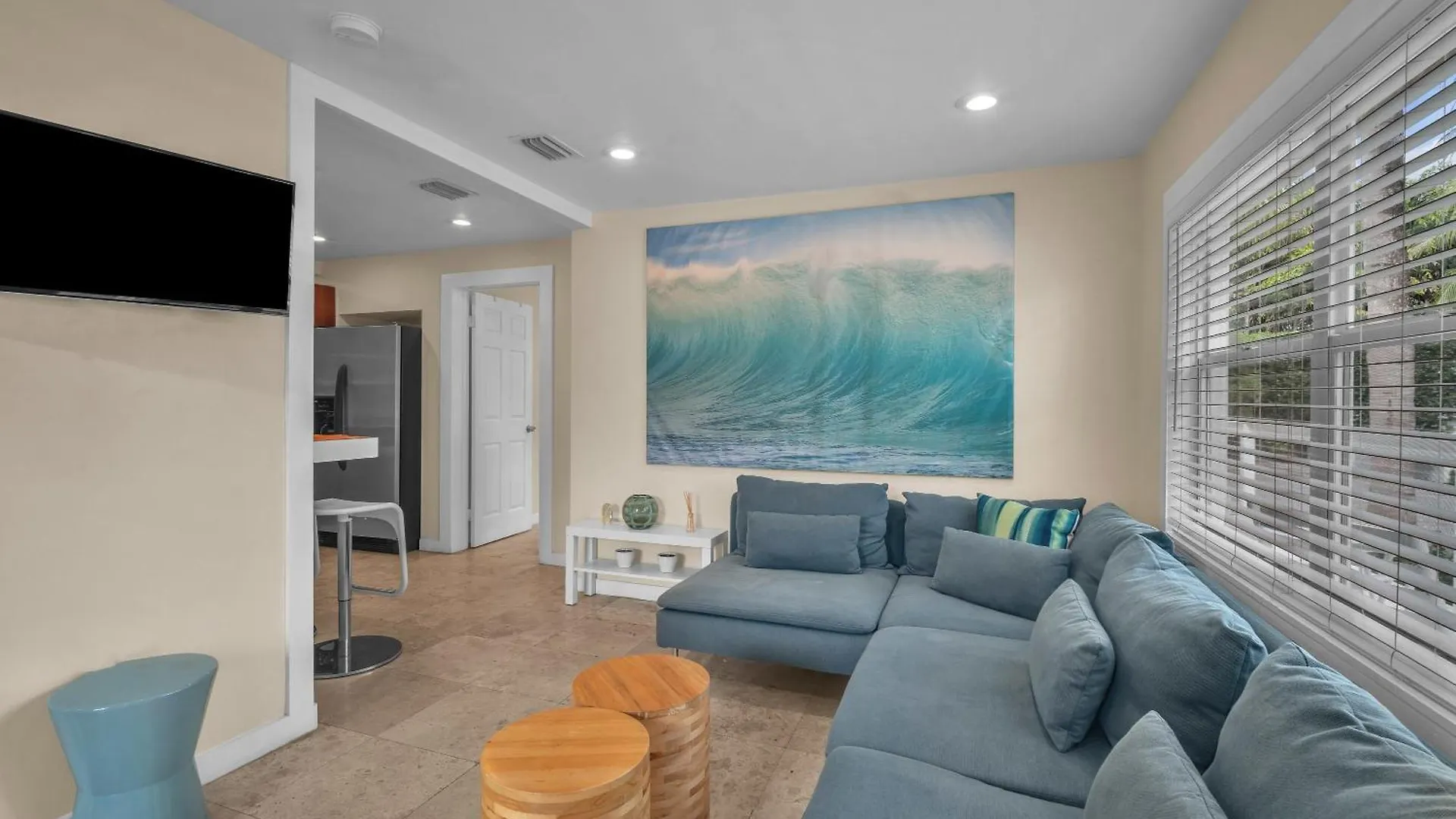 Grove Bay - 2/2 Gated Cottage-walk To Bay Miami