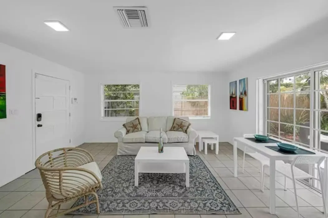 Spacious 2-2 In Heart Of Calle 8 - Family Nyaraló
