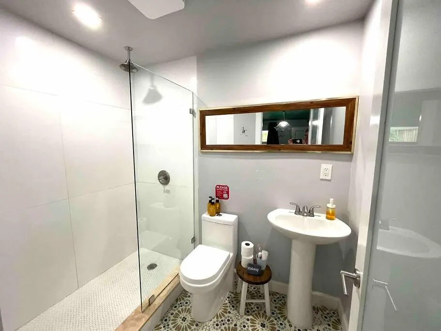 Apartment Independent In Little Havana Miami